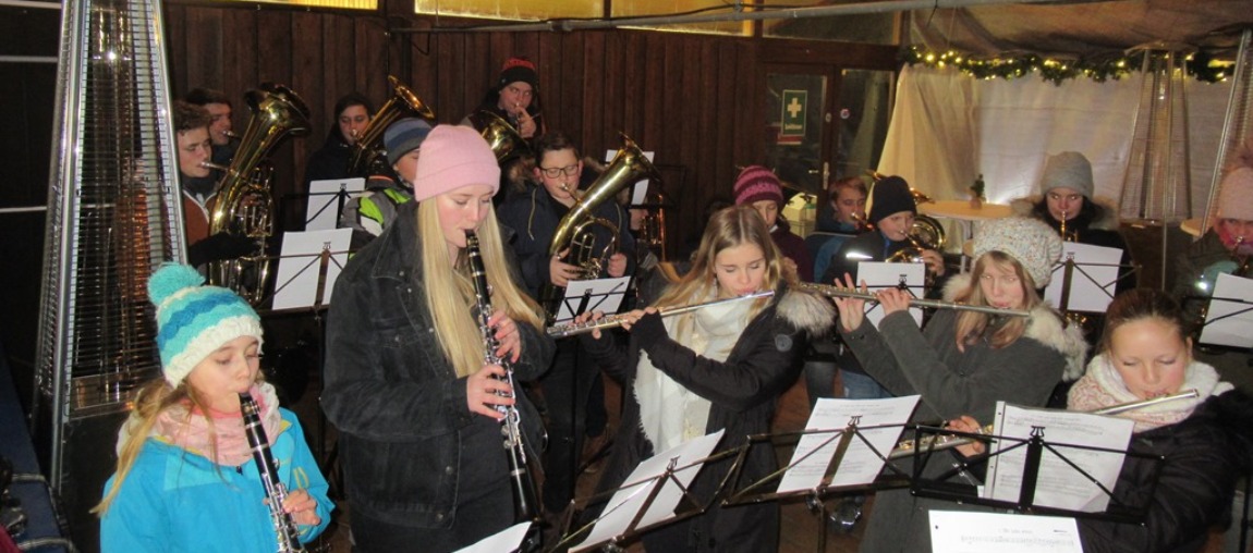 Weihnachtsmarkt und Nikolaus am Illmensee