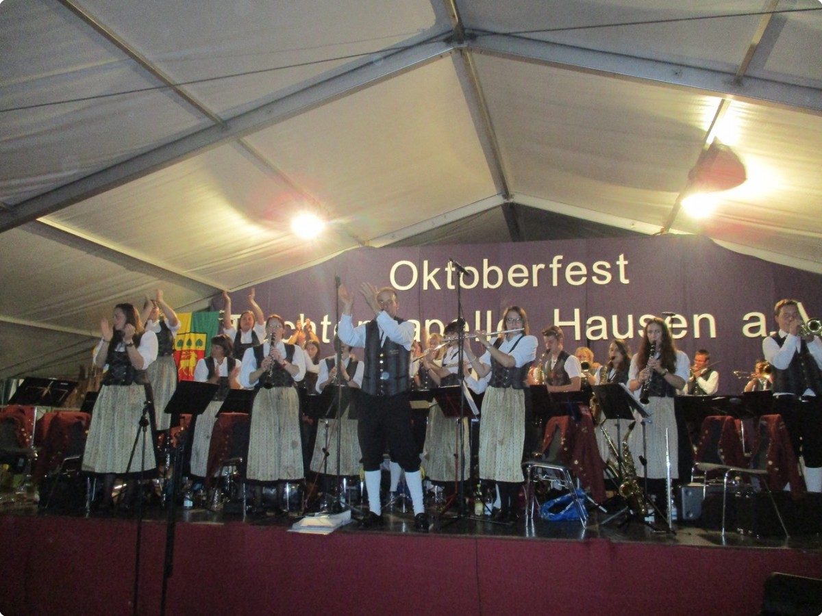 Unterhaltungsabend beim Oktoberfest in Hausen a.A. 