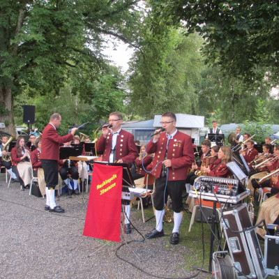 Feierabendhock am Campingplatz